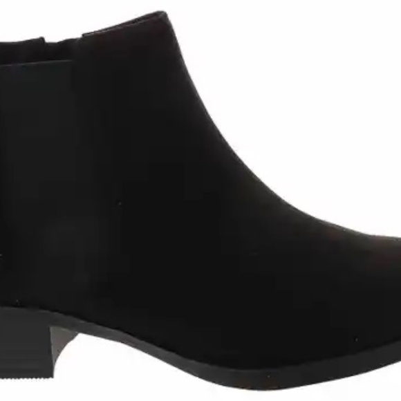 White Mountain Gabby Chelsea Black Ankle Boots - Picture 7 of 7